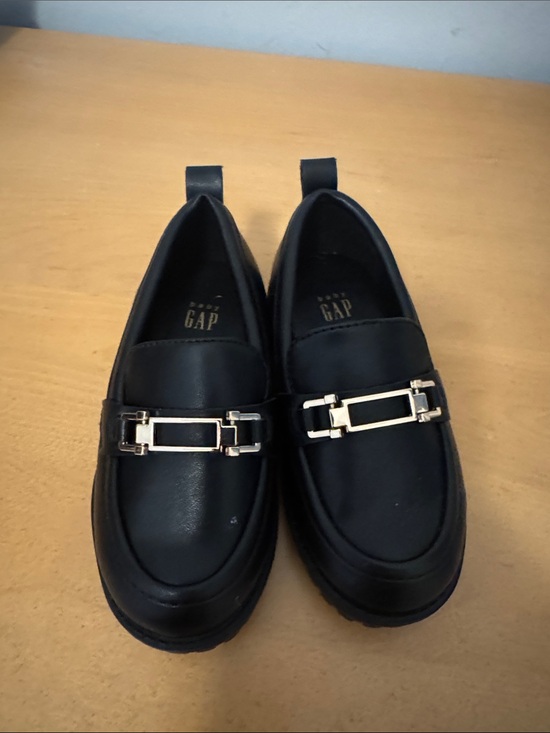 GAP Other - GAP Black Loafers with Gold Accent Bit
